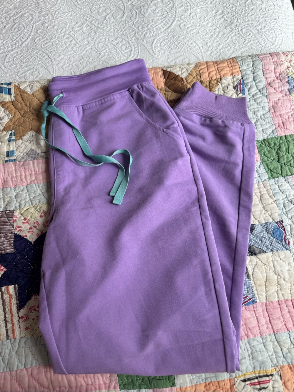 FIGS Zamora scrub pants